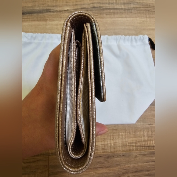 🎉🎉HOST PICK🎉🎉CHANEL Bicolore CC Logo Metallic Leather Long Trifold Wallet - Picture 5 of 16